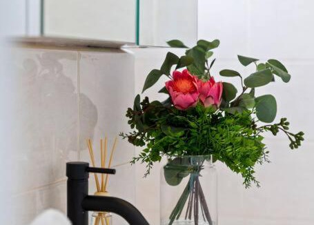 Balaclava Apartment | Bright and Sunny Gem on Hotham