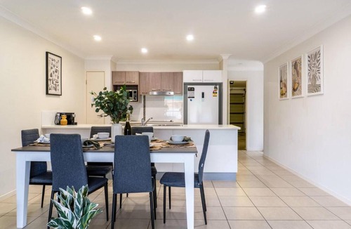 Waterford West House | Bright & Cozy 2BR Duplex near Logan Central Comforts