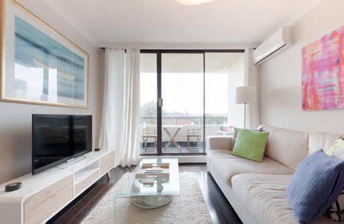 Randwick Apartment | Bright Modern Apartment Near Coogee Beach