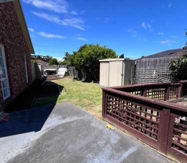 Knoxfield Villa | Bright & Quiet 1BR with Courtyard