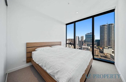 Perth Central Business District Apartment | Bright & Spacious 2BR in Prime CBD Location