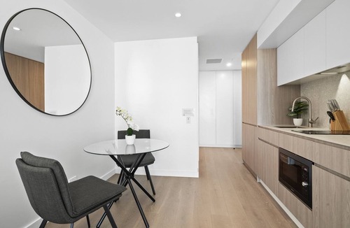 North Fremantle Apartment | Bright Studio in Trendy North Fremantle