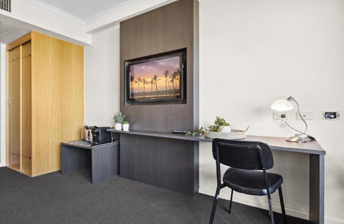 Parramatta Apartment | Bright Studio with Pool Access in Parramatta
