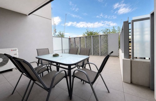 Richmond North Apartment | Bright stylish 1BR1BA Apt Richmond WIFI Parking