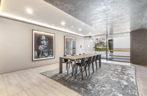 Brighton Apartment | Brighton 1-Bed Apartment with Balcony