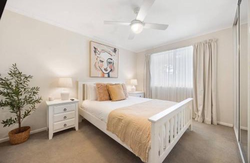 Brighton Apartment | Brighton Escape - Seaside Living near Dining and Jetty