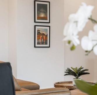 Oakleigh House | Brilliant Bungalow Home at Oakleigh and Chadstone