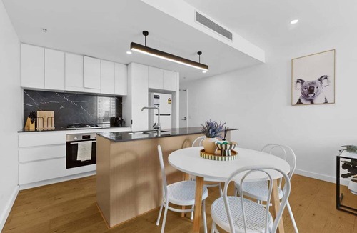South Brisbane Resort | Brisbane One Views | Level 15 2BR Apartment
