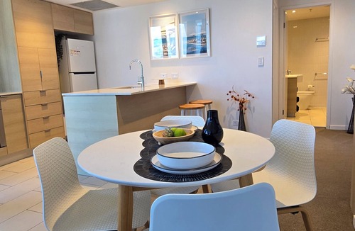 Broadbeach Apartment | Broadbeach Business or Leisure w/free parking