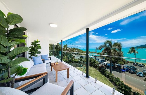 Airlie Beach House | Broadwater Breeze
