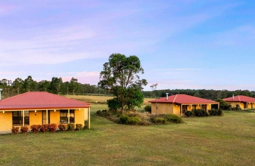 Rothbury Villa | Broken View Mountain Villa