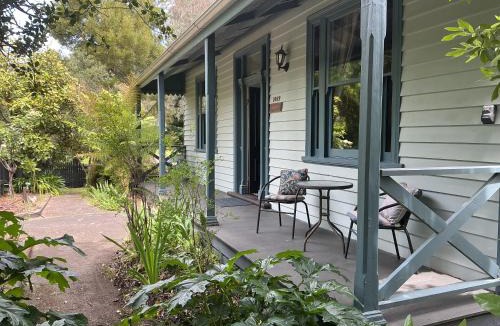 Blackwood House | Bromwich Guest House - 250m to town centre!