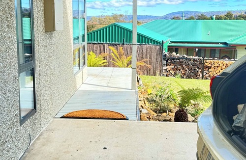 Bronte Park House | Bronte snug - Half way to everywhere