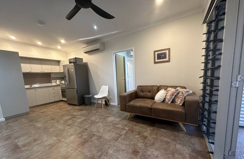 Broome House | Broome Airport Stay-z (Walking distance to the Airport & central Town)
