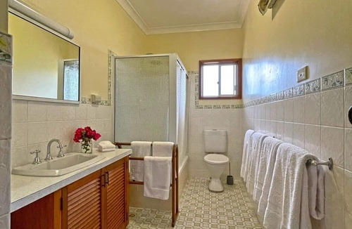 Broulee House | Broulee - Pet Friendly Coastal Delight!