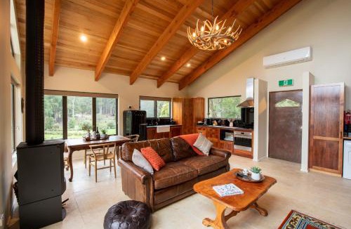 Adventure Bay House | Bruny Island Haven - The Studio