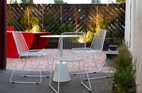 Collingwood North Apartment | Budd Place Sunny Top-Floor Stay with Parking