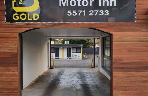 Hamilton Hotel | Budget on the Lake