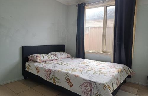 Greystanes House | Budget Queen Room - 49a4