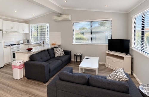 Broadwater Cabin | Budgie Smuggler - Cabin 96 GBHP