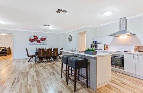 Bulla House | Bulla Villas - More Space for your Stay, Sleep 12