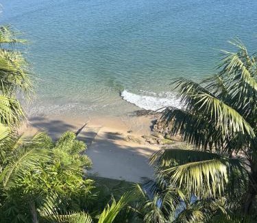 Bundeena House | Bundeena Sands Barefoot Private Beach Oasis