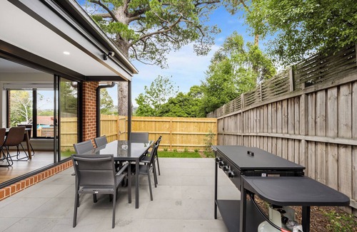 Croydon Villa | Bungunyah Apartments: 3 Bedroom Yarrabee Villa
