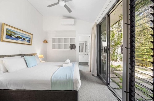 Naturaliste House | Bunker Bayhouse - Beachfront Retreat next to Resort