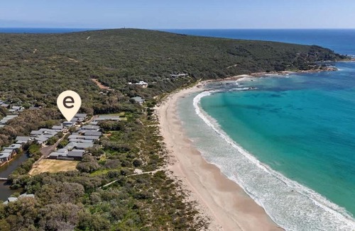 Naturaliste House | Bunker Bayhouse - Beachfront Retreat next to Resort