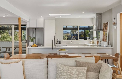 Seven Mile Beach House | Bunkers at Seven Mile | Sleeps 12