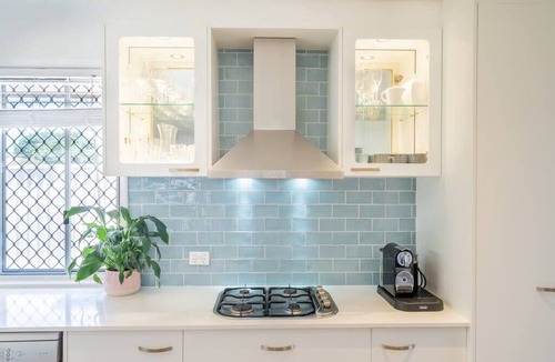 Burleigh Waters House | Burleigh Beach Oasis, Pool, 500m to Beach