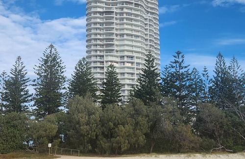 Miami Apartment | Burleigh Surf Apartments