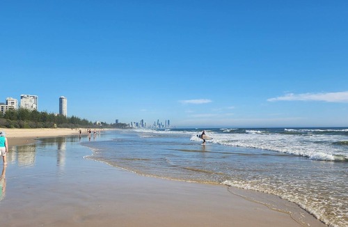 Miami Apartment | Burleigh Surf Apartments