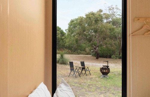 Cashmore House | Bushland Haven by Tiny Away