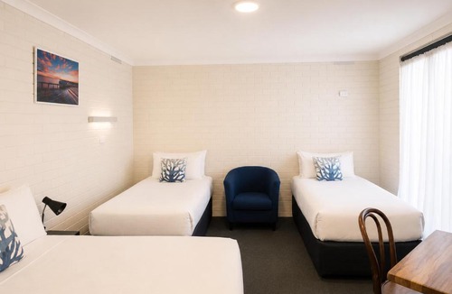 West Busselton Hotel | Busselton Motel