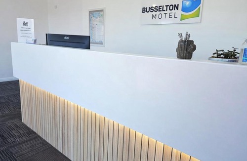 West Busselton Hotel | Busselton Motel
