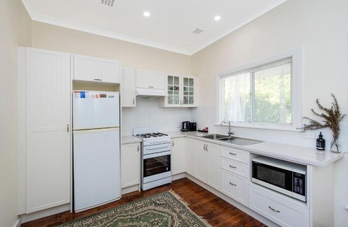 Busselton House | Busselton River Cottage with WiFi