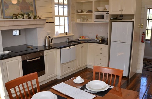 Nietta House | Buttons Cottage, accommodation for gentle guests