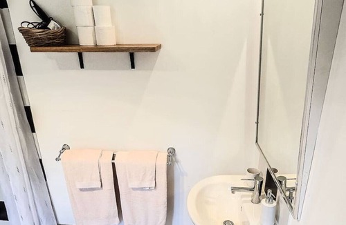 Talofa Apartment | Byron Bay Hinterlands | Dreaming Woods Cabin One