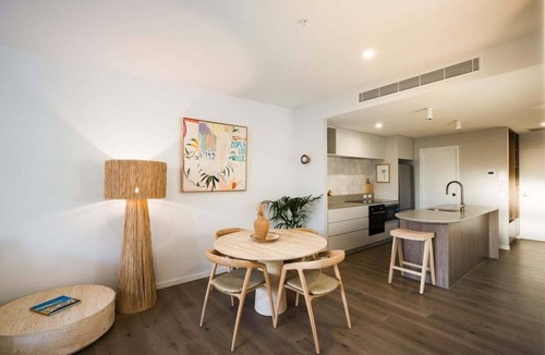 Byron Bay Apartment | Byron Vibes - Luxury Couples Apartment in Jonson Lane, Byron Bay + Rooftop Pool