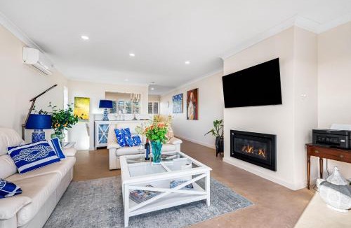 Port Elliot House | bythesea - Fireside Comfort on the Beach