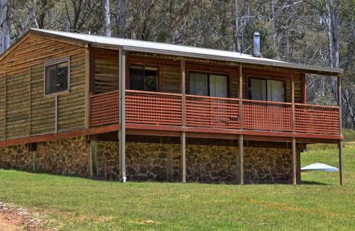 Adaminaby House | Cabin 4 - Snowy Accommodation
