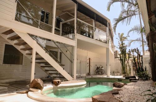 South Brisbane House | Cactus Rose Villa Designer Hideaway w Private Pool