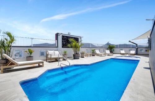 Cairns Central Business District Apartment | Cairns Central Studio 1012 Rooftop Shared Pool & CBD Location