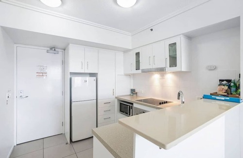 Cairns Central Business District Apartment | Cairns City Escape—Elevated Modern Haven with Pool