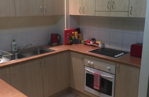 White Rock Apartment | Cairns Golf Course Apartment