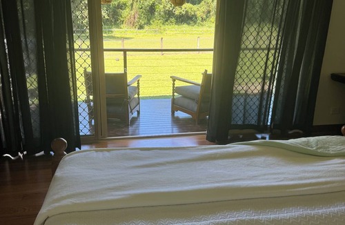 Redlynch House | Cairns PET FRIENDLY THE HOMESTEAD Getaway on 2 Acres 15 min to CBD