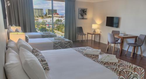 Cairns Hotel | Cairns Plaza Hotel