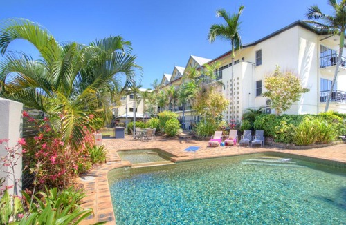 Cairns North Apartment | Cairns Queenslander Hotel & Apartments