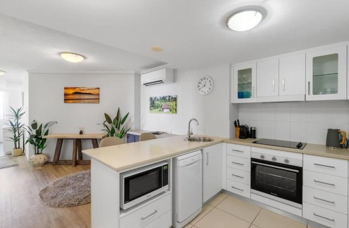 Cairns Central Business District Apartment | "Cairns Sky" A Central Resort-style Retreat